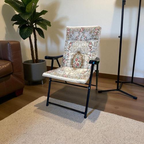 كرسي قماش ملون