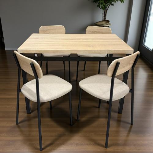 طاولة خشب مربع + 4 كرسي