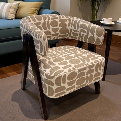 كرسي خشب ملون