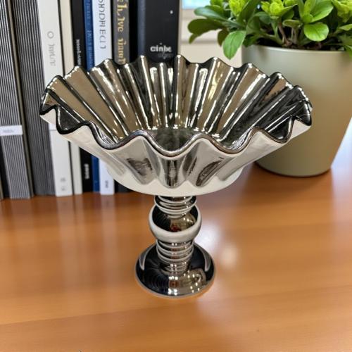 صحن سيراميك بقاعدة