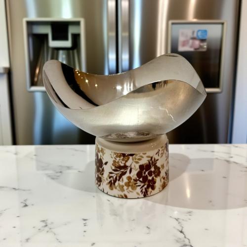 ًصحن استيل بقاعدة