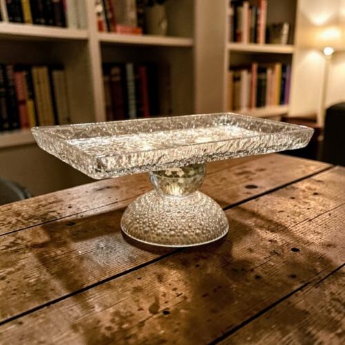 صحن زجاج بقاعدة