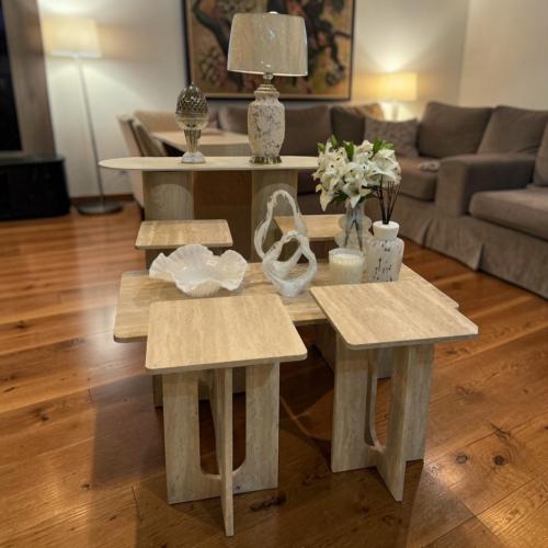 طقم طاولة خشب بيج مستطيل 4+1