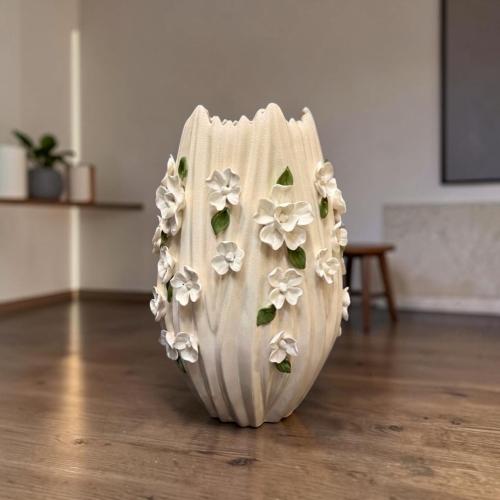 فازة سيراميك ورد