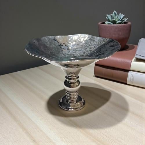 صحن سيراميك بقاعدة