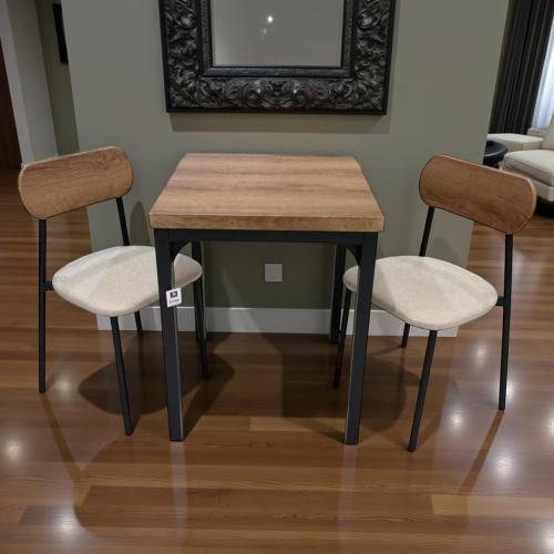 طاولة خشب مربع + 2 كرسي