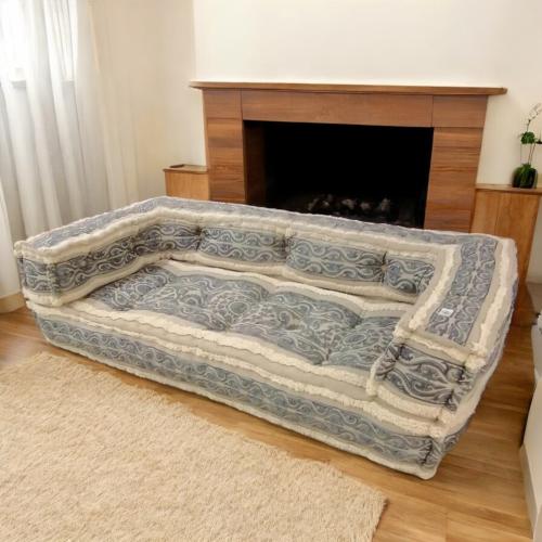 طقم جلسة ارضي قماش هندي مقاس 160 * 80 * 40 سم