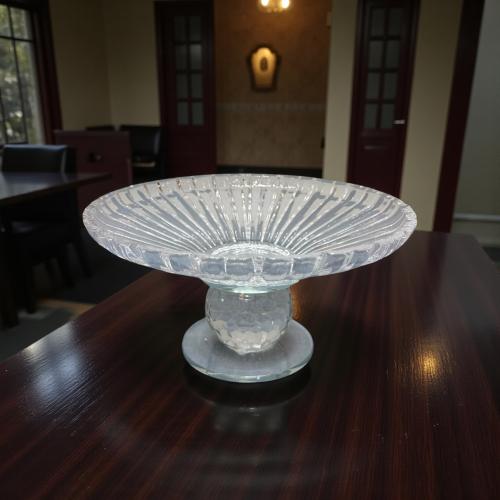 صحن زجاج بقاعدة