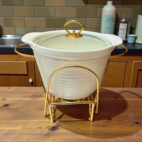 قدر شوربة باستاند ذهبي