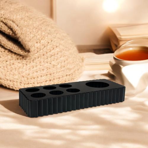 ستاند دالة مع فنجان قهوة اسود