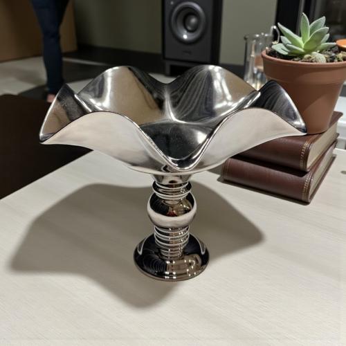 صحن سيراميك بقاعدة