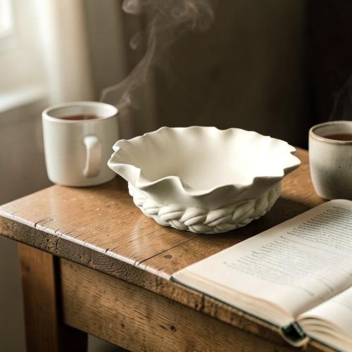 صحن سيراميك بقاعدة