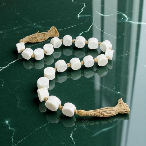 مسبحة خشب ديكور