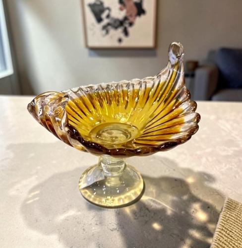 صحن حلاوة زجاج بقاعدة