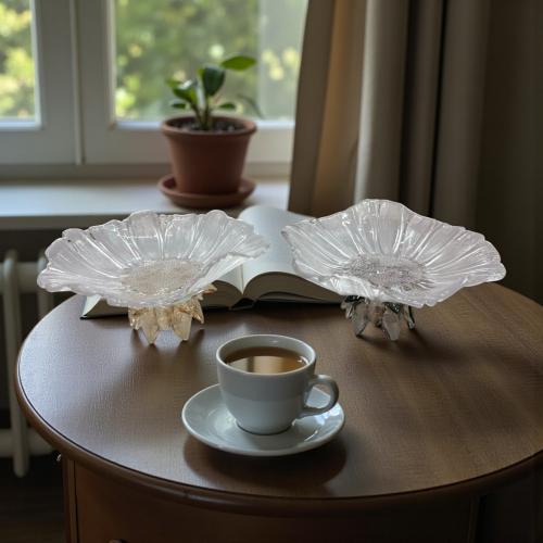 صحن حلاوة شفاف بقاعدة بالحبة