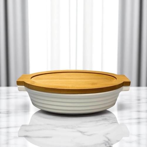 صحن سيراميك بغطاء خشب