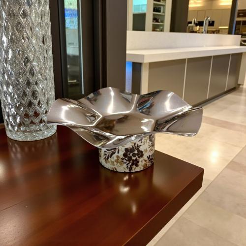 ًصحن استيل بقاعدة