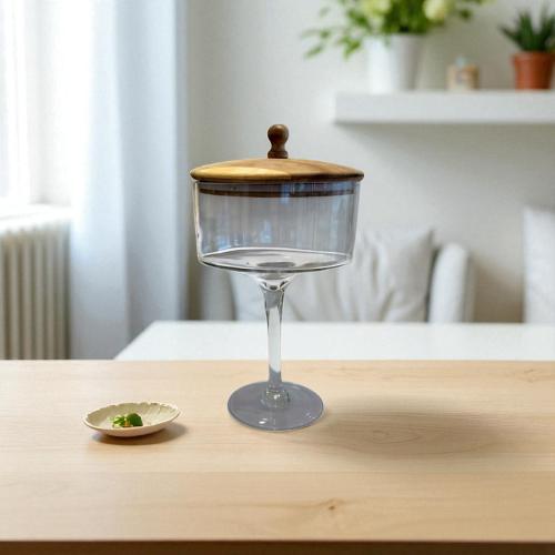 سكرية زجاج بغطاء