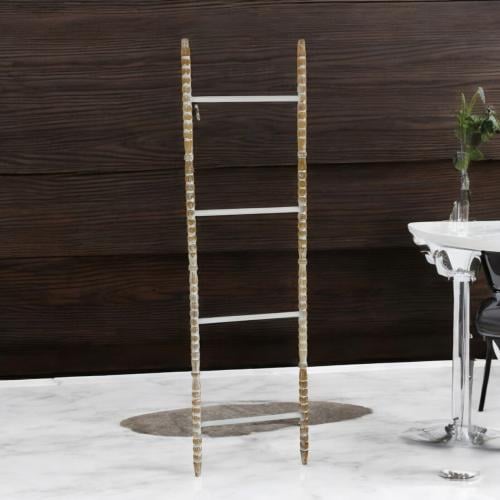 سلم خشب ديكور