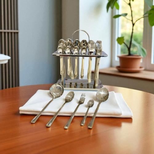 طقم ملاعق مع شوكة مع سكينة