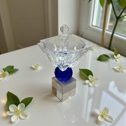 صحن زجاج بقاعدة