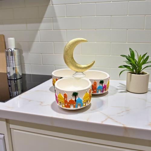 صحن مكسرات ثلاثي مع هلال