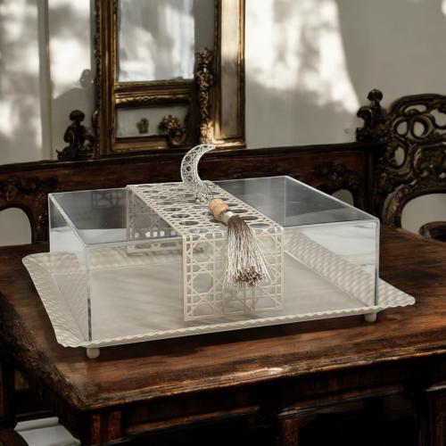 صحن كيك بغطاء هلال