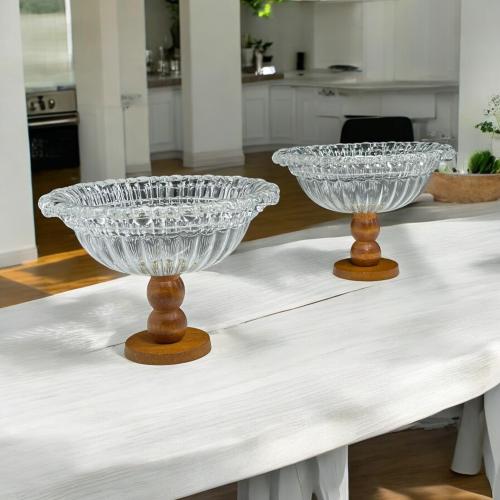 صحن زجاج بقاعدة خشب بالحبه