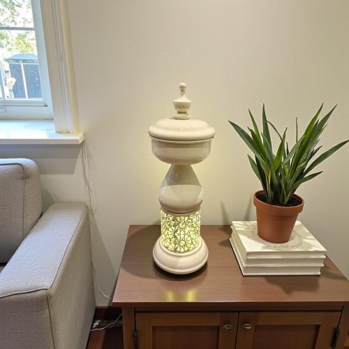 فانوس رمضان أبيض مع صحن