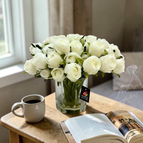 ورد تنسيق ابيض فازة زجاج