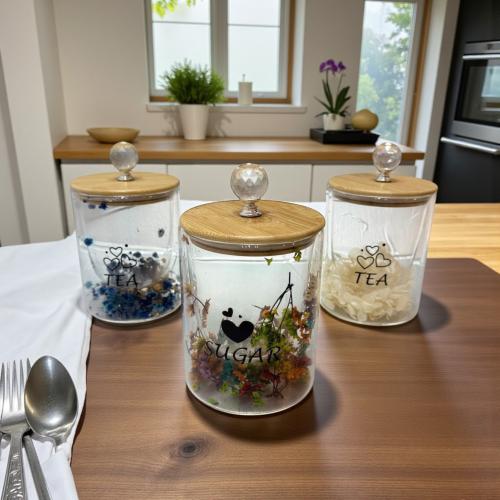 برطمان زجاج بغطاء بالحبة