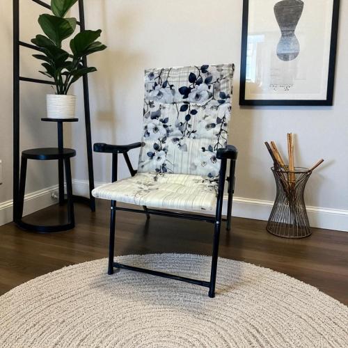 كرسي قماش ملون