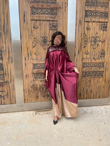 جلابية عنابية مع شال من الترتر