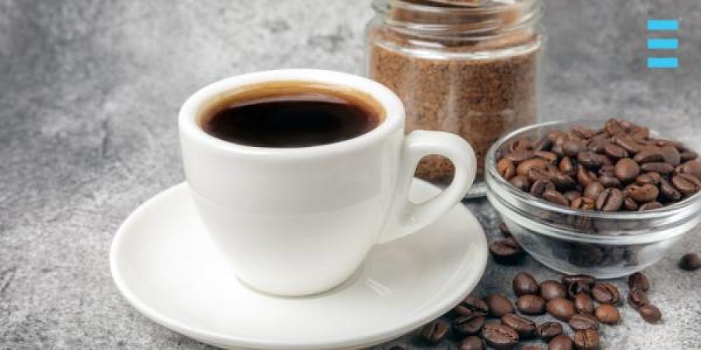طعم القهوة في كاسات سيراميك