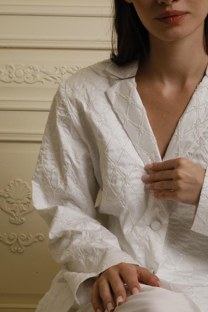 WHITE VERSAILLES SUIT