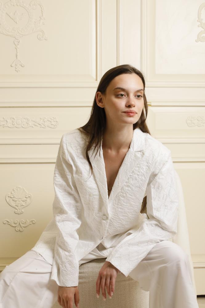 WHITE VERSAILLES SUIT