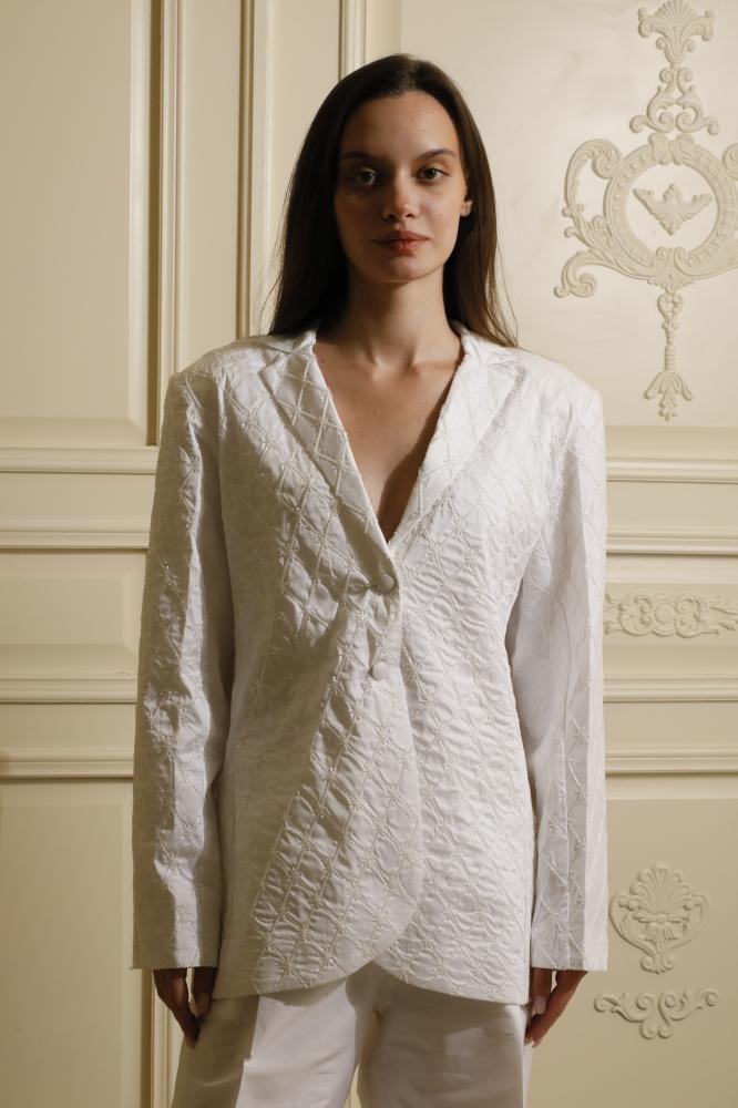 WHITE VERSAILLES SUIT