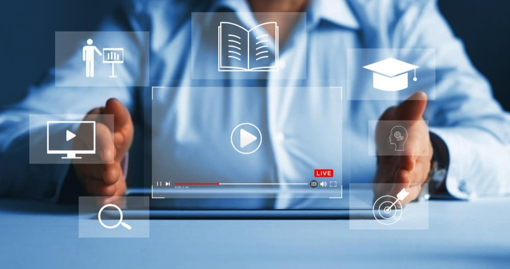 الخطوات الأساسية لاختيار موضوع دورة تعليمية ناجحة