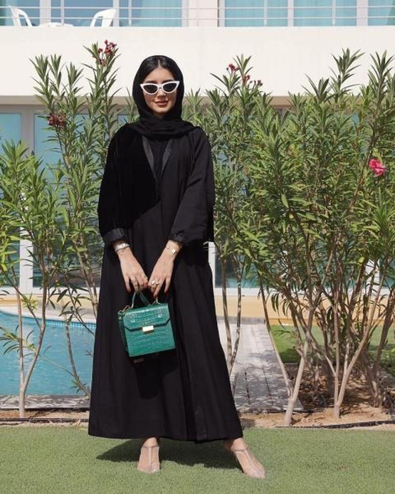 أسرار تنسيق العباية السوداء بأسلوب عصري – دليل الأناقة من وارف