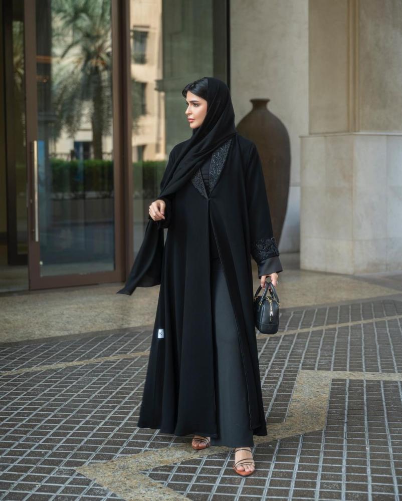 عبايات أنيقة