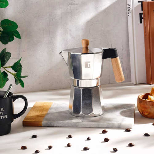 صانعة القهوة الإيطالية