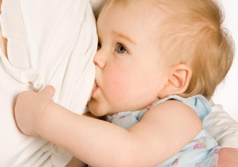 صوم الأمهات المرضعات خلال شهر رمضان وشفط حليب الام للرضاعة