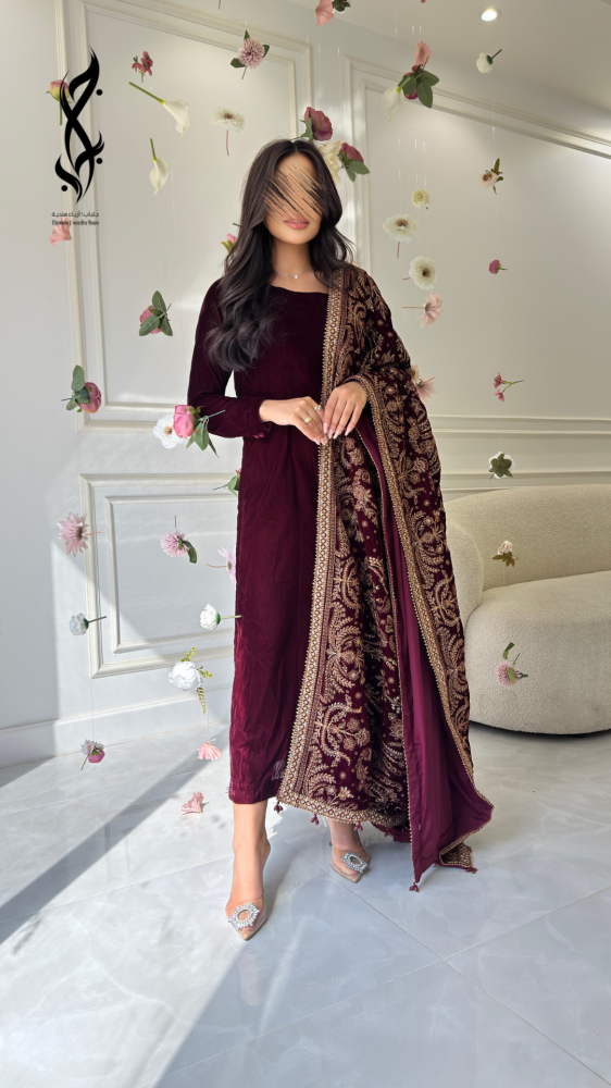 جلابية الياقوت مخمل ماروني بشال فاخر