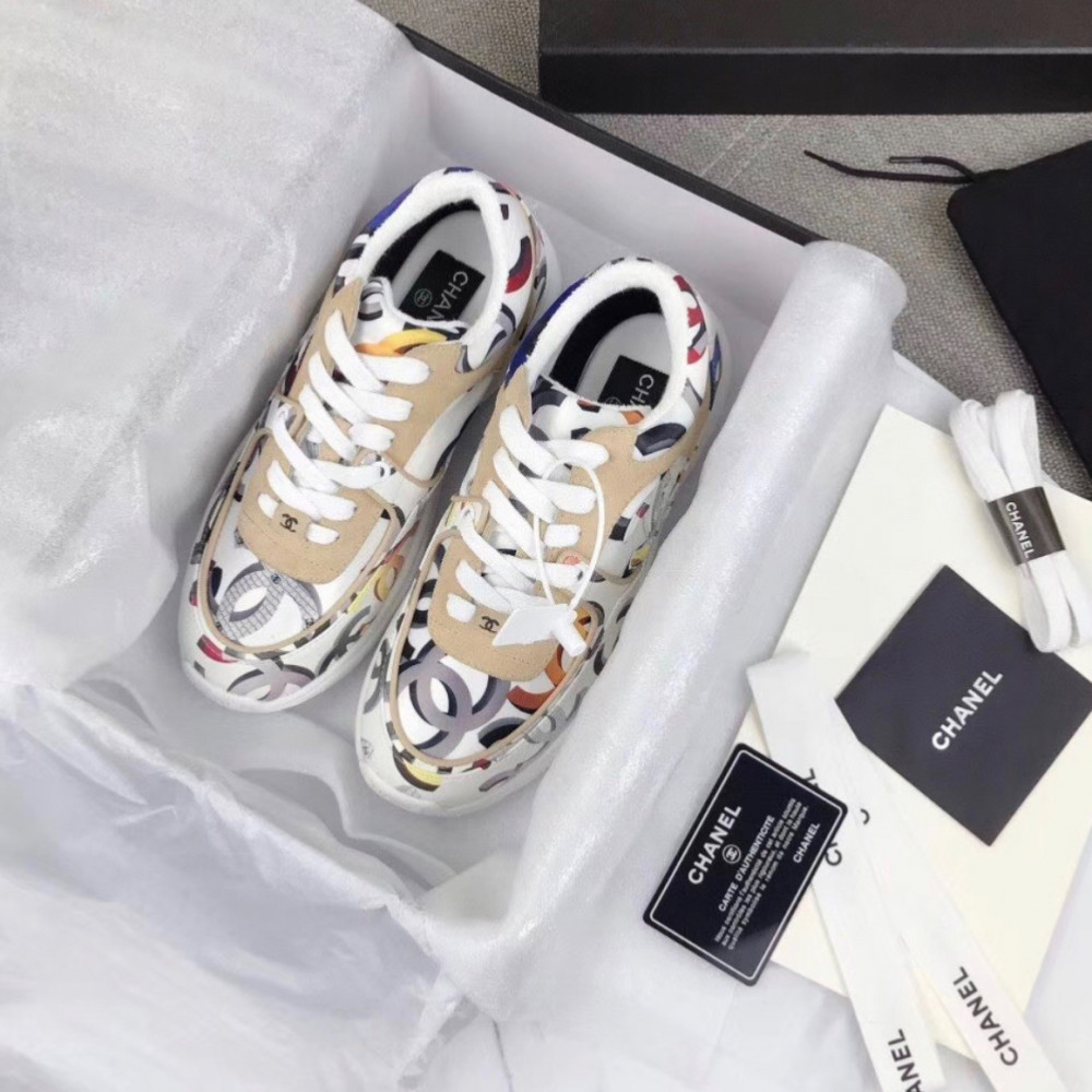 CHANEL Sneakers