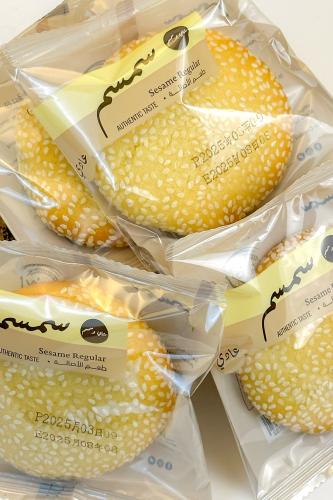 كرتون كعك سمسم عادي حبات مغلفة