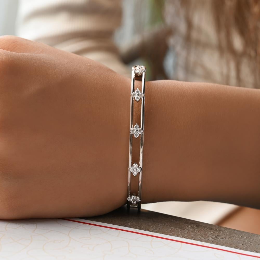 Elegant silver set: zircon bracelet and ring