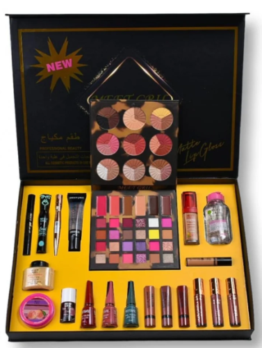 طقم مكياج اسود من ميت