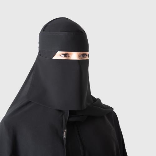 نقاب قصير بمطاط مايل