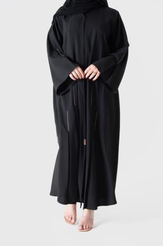 عباية من قماش الكريب مطرزة
