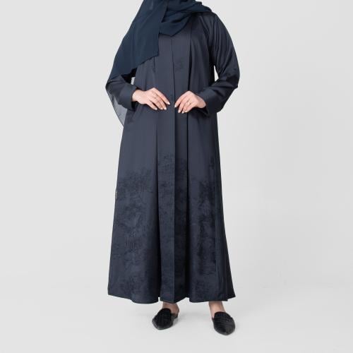 عباية لف حريرية ناعمة باللون الكحلي وتطريز أنيق